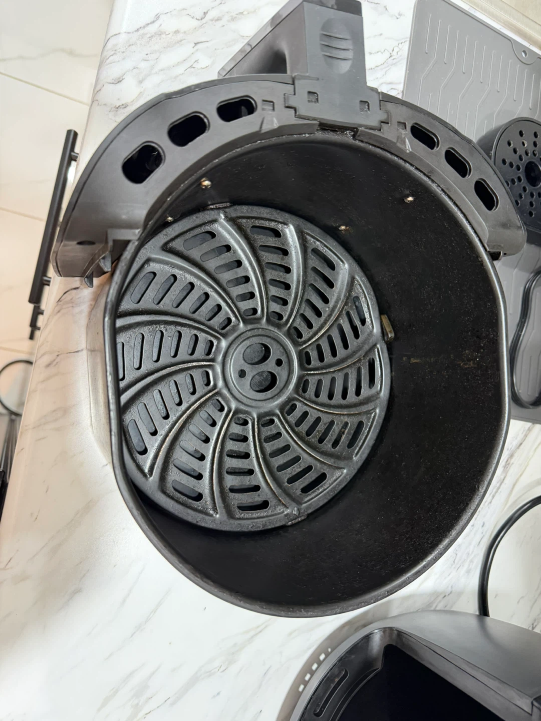 Gourmia Air Fryer - photo 2