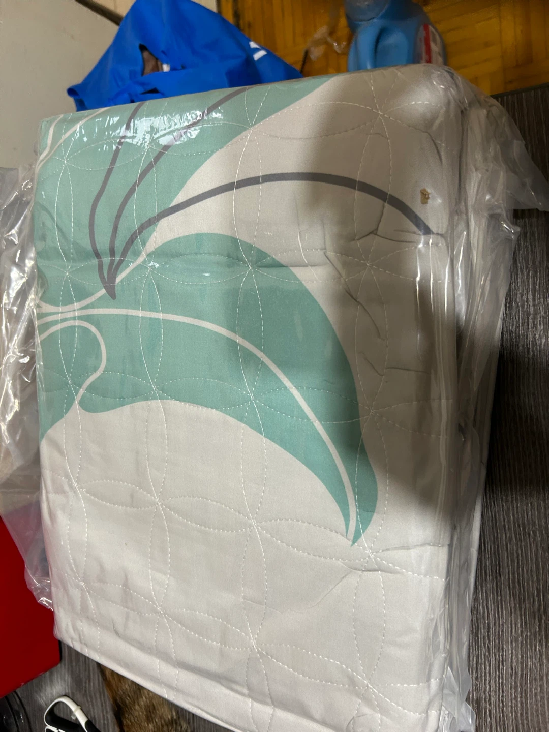 Brand New -REDMOON Quilt Set - QueenSize - photo 3