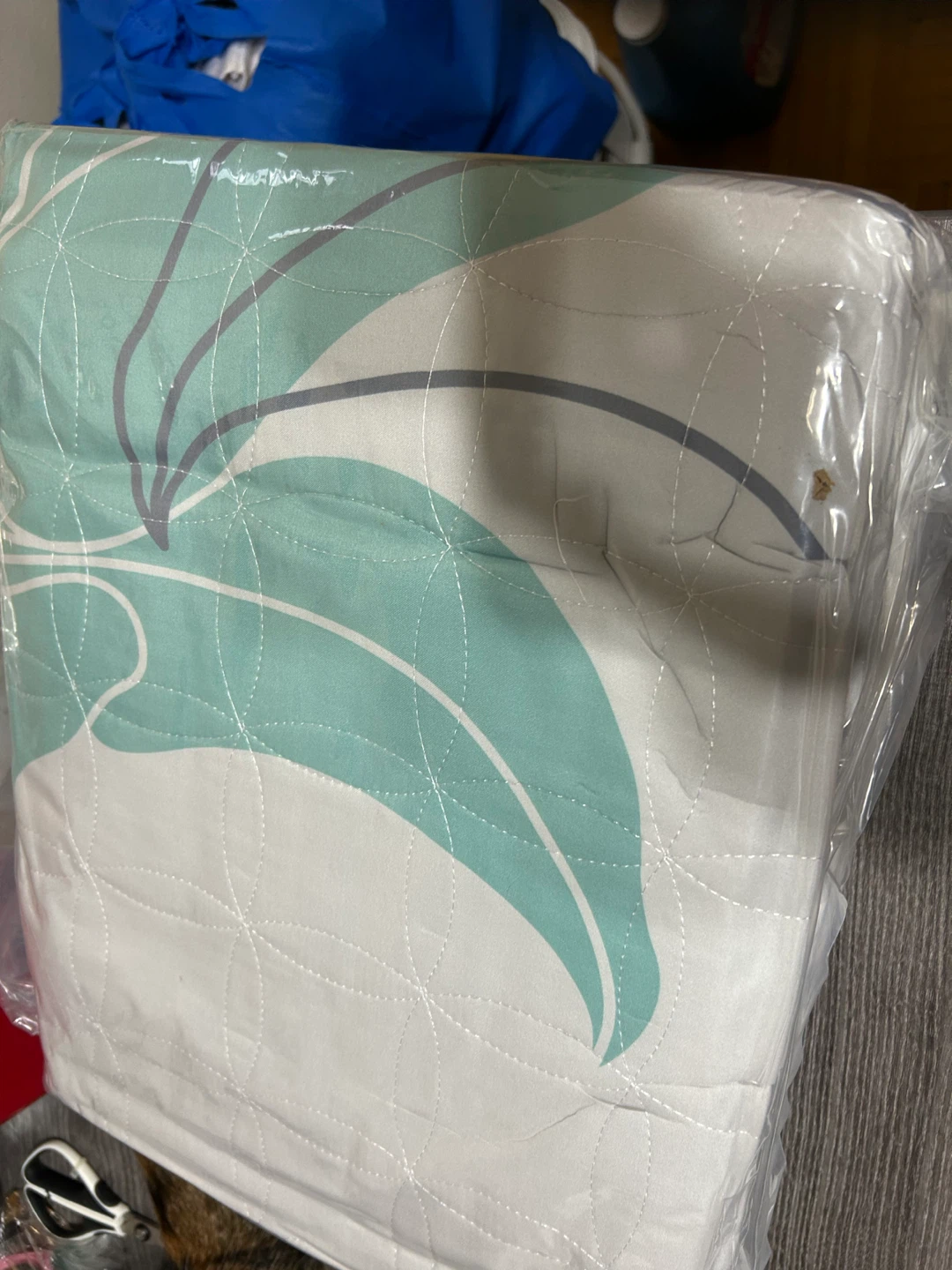 Brand New -REDMOON Quilt Set - QueenSize - photo 5