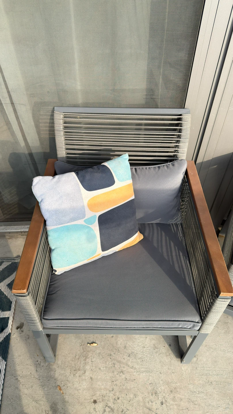 4 Piece Rattan Patio Sofa Set w/ Covers. Excellent Condition - photo 3