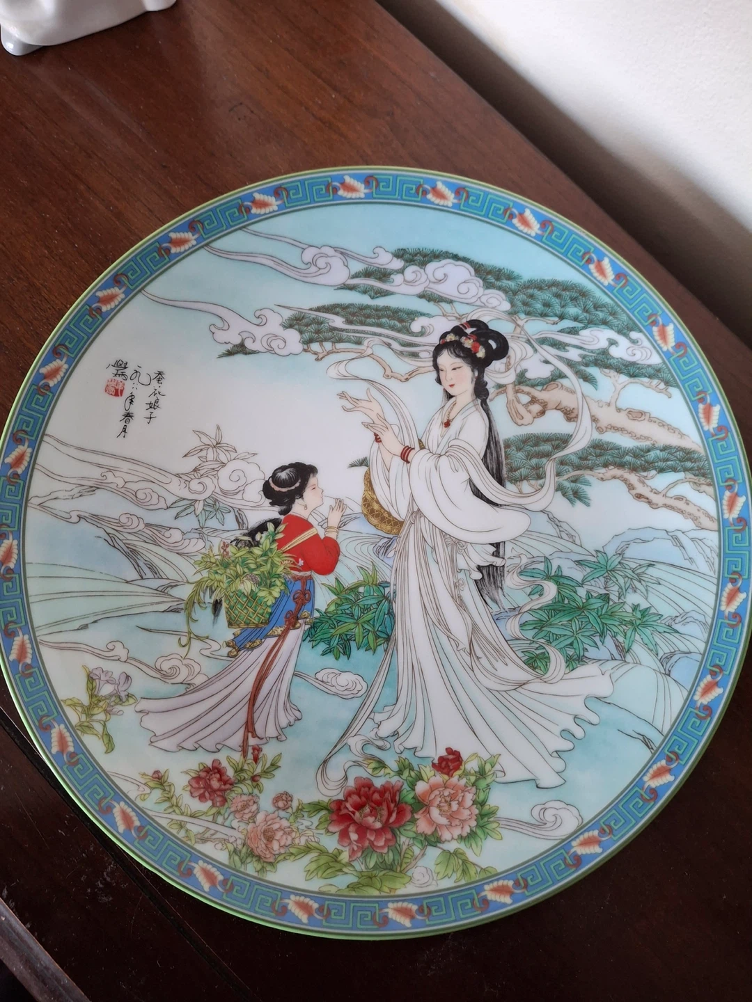 Imperial Jingdezhen porcelain decorative plate