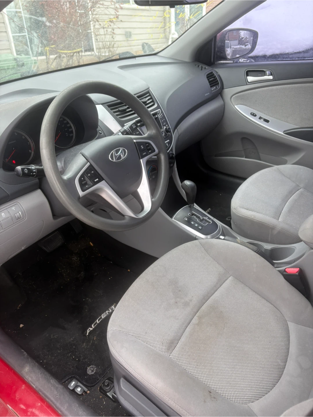 2012 Hyundai accent - photo 5