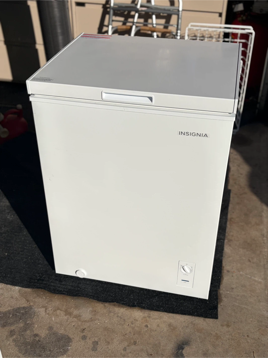 Insignia White Chest Freezer