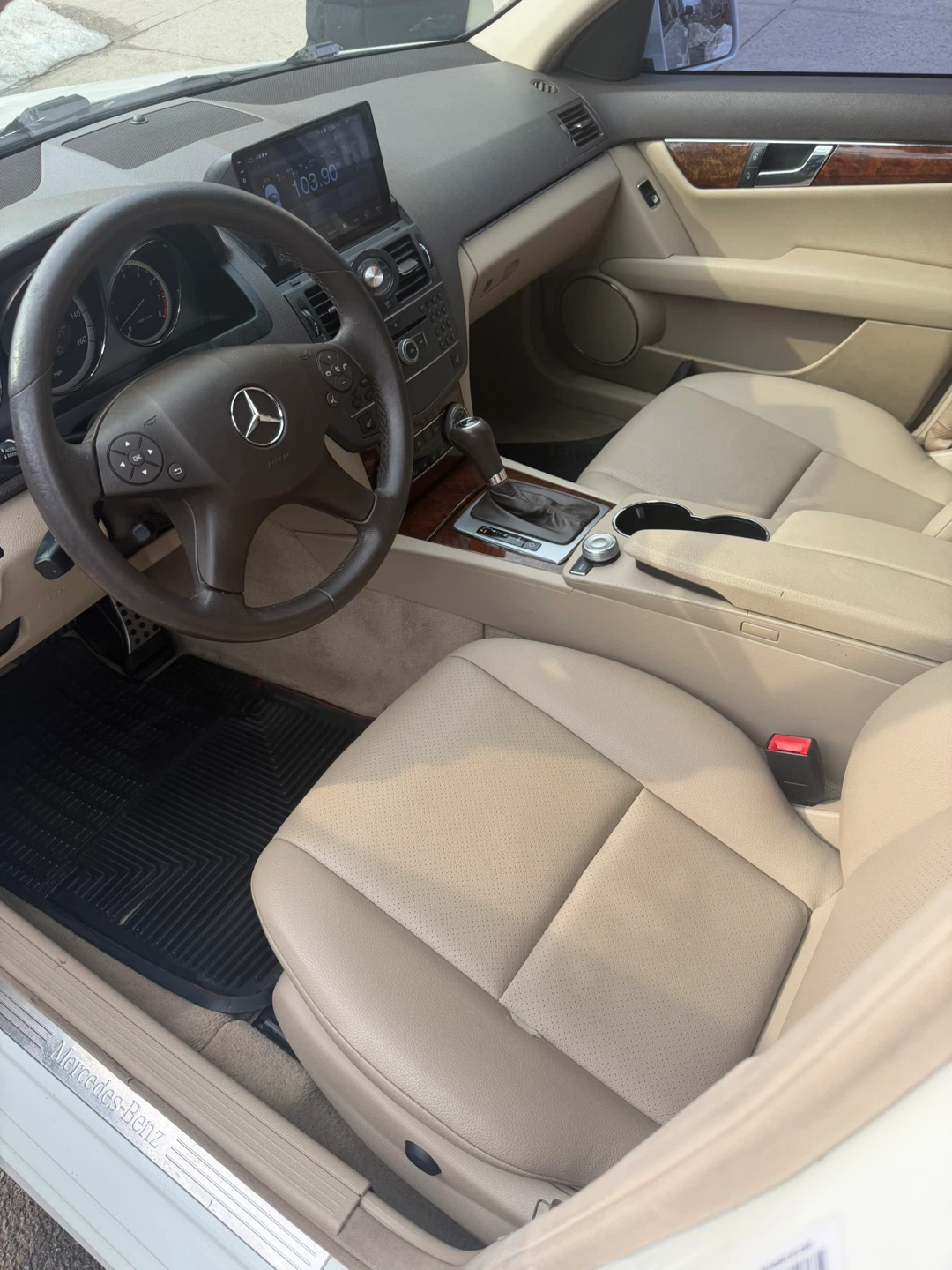 White Mercedes-Benz C300 Sedan - photo 5