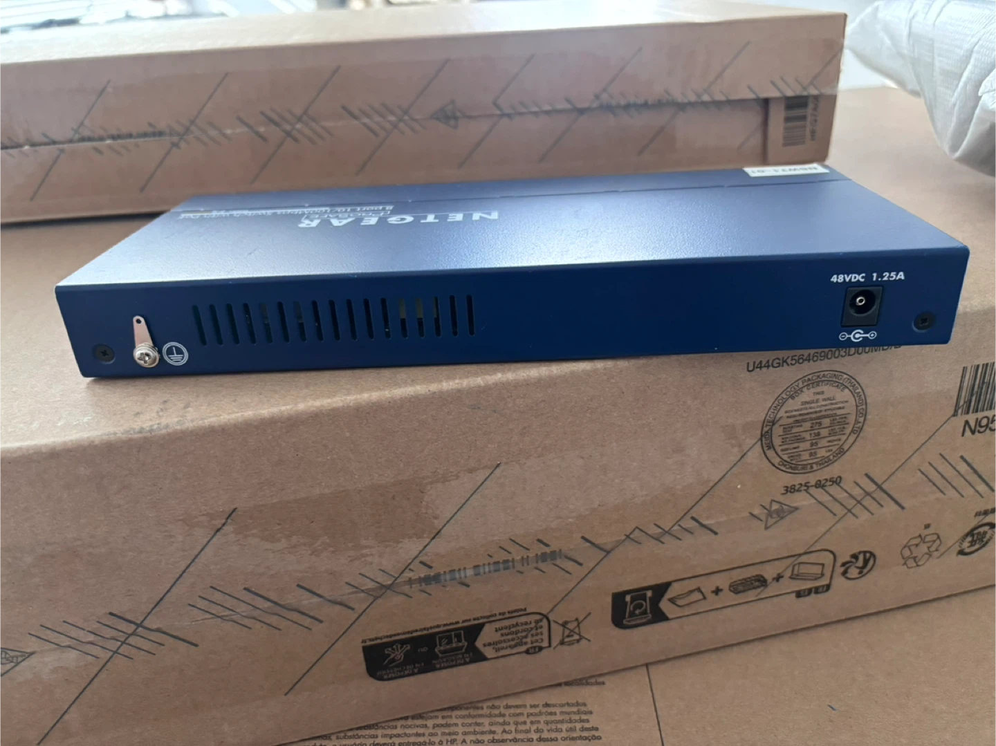 NETGEAR ProSafe 8 Port 10/100 Switch with 4 Port PoE FS108Pv3 - photo 2