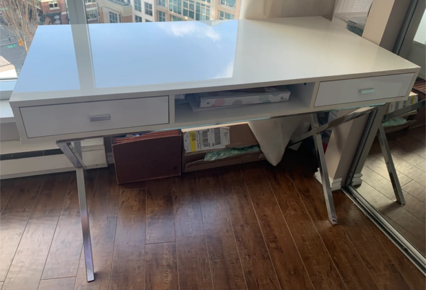 White High-Gloss Desk with Chrome Legs