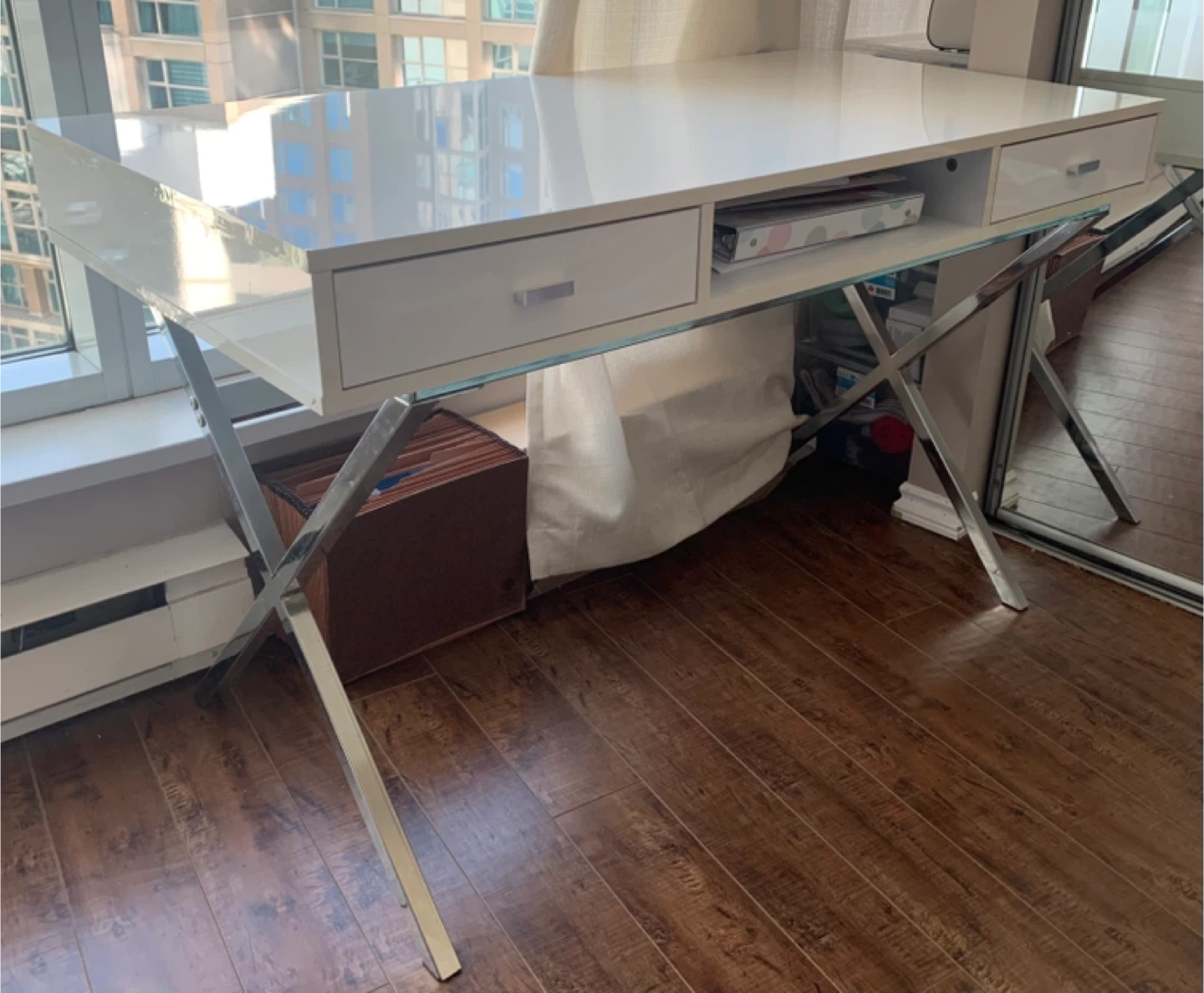 White High-Gloss Desk with Chrome Legs - photo 2
