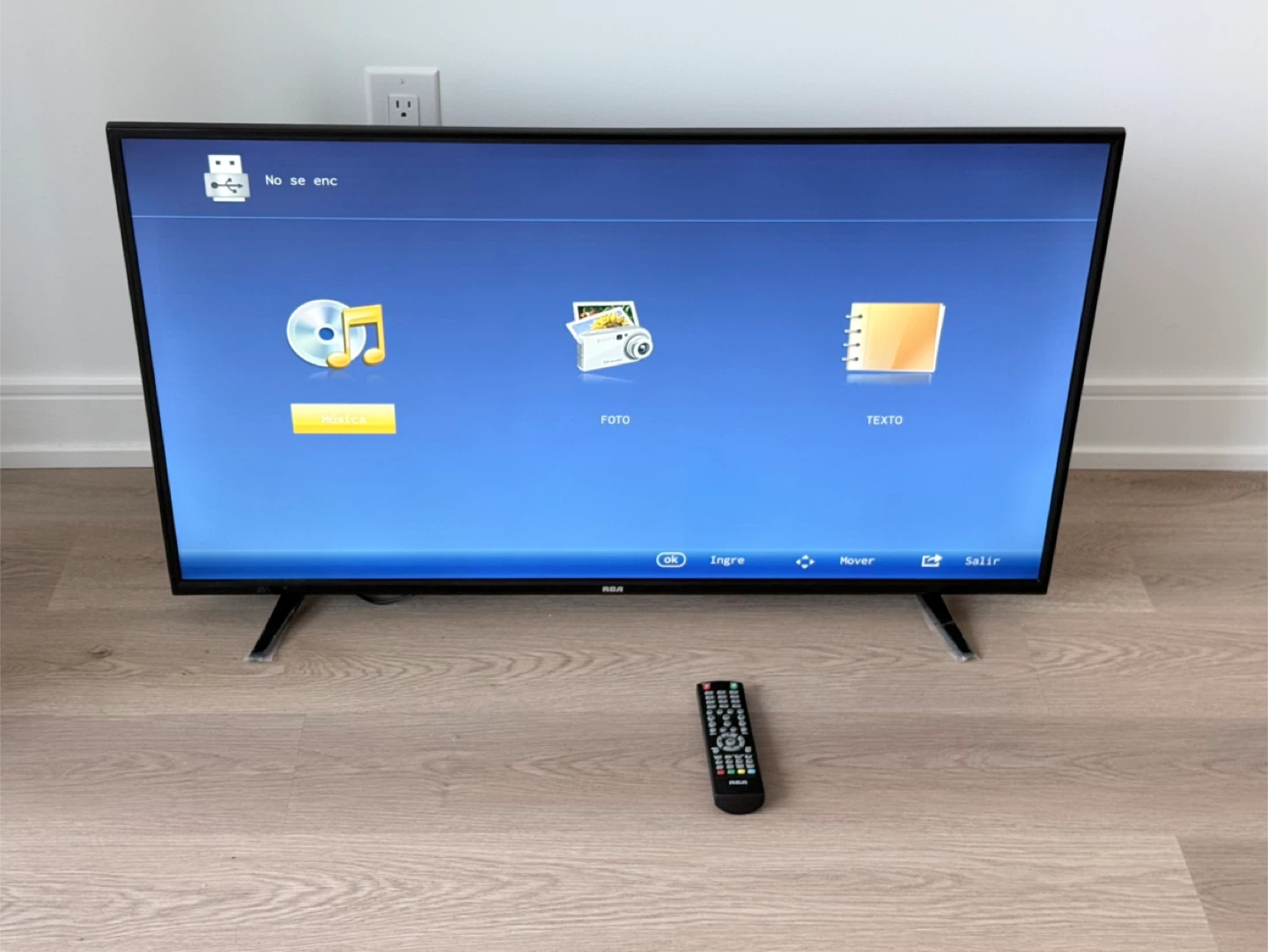 RCA 42" TV - photo 2
