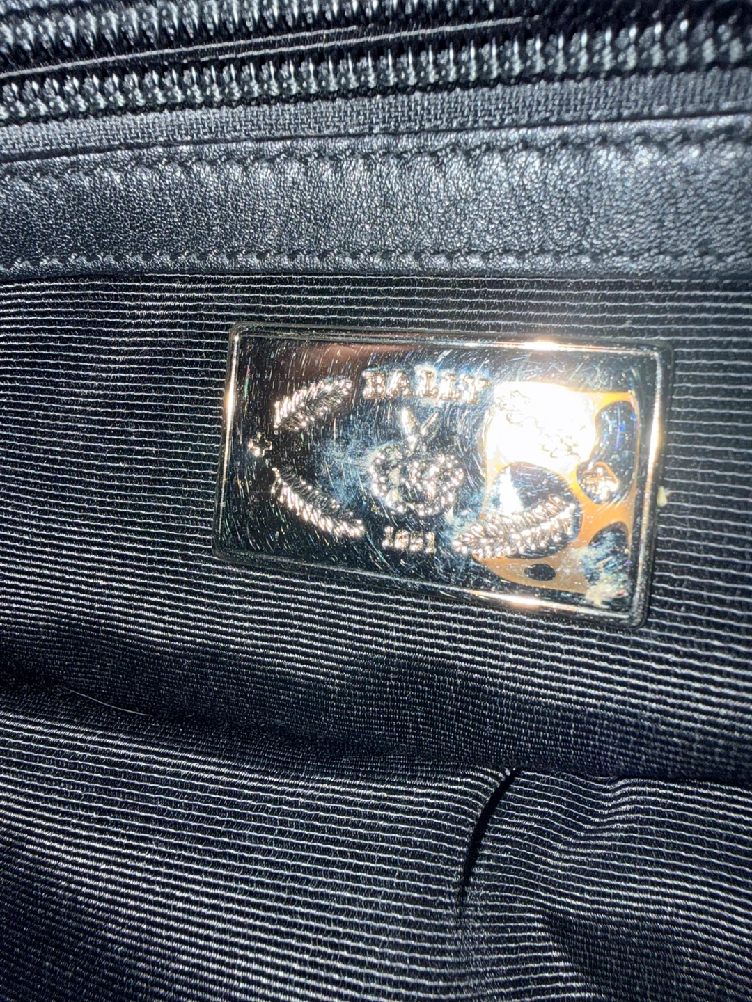 Bally Black Leather Ruched Handbag - photo 3
