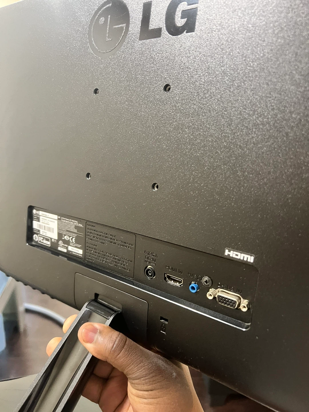 24" LG Monitor with HDMI Cable - photo 2