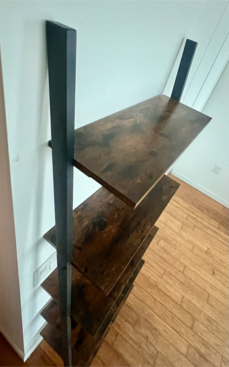 2 x identical leaning bookshelves - photo 3