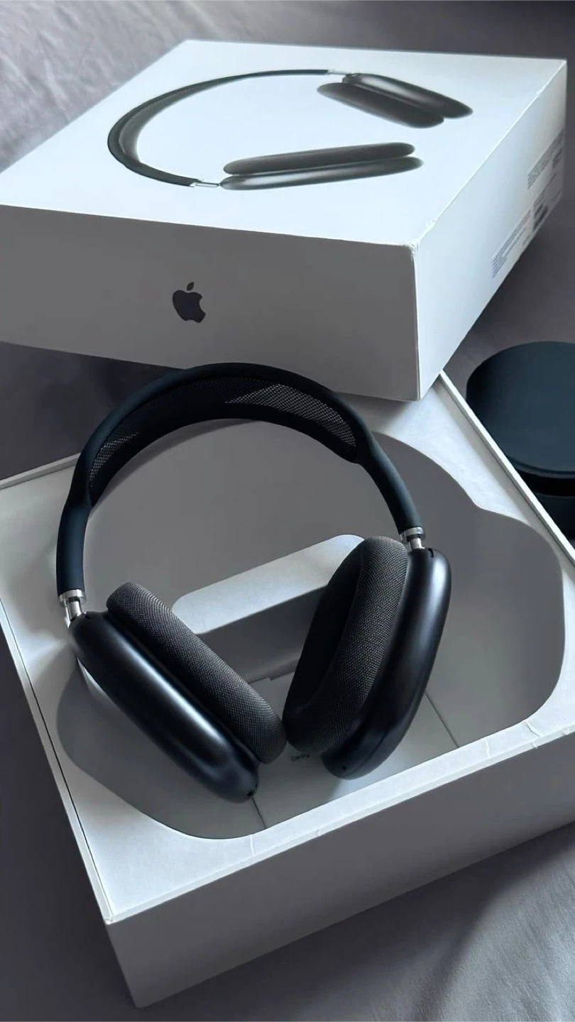 Apple AirPods Max Headphones