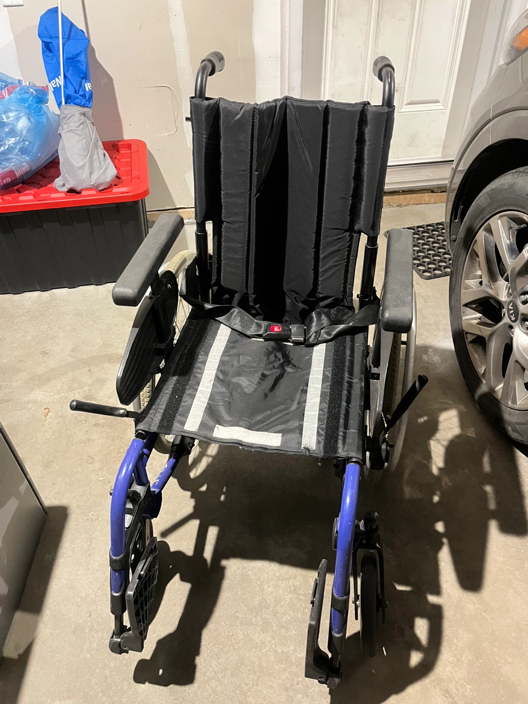 Lightweight Manual Wheelchair - photo 3