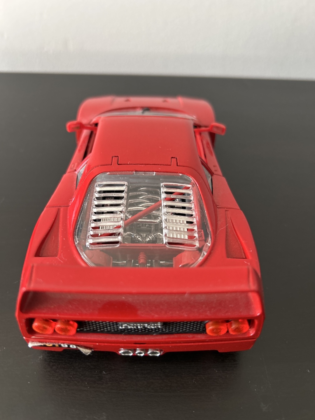 Burago Ferrari F40 Diecast Model Car 1:24 Scale Red - photo 3