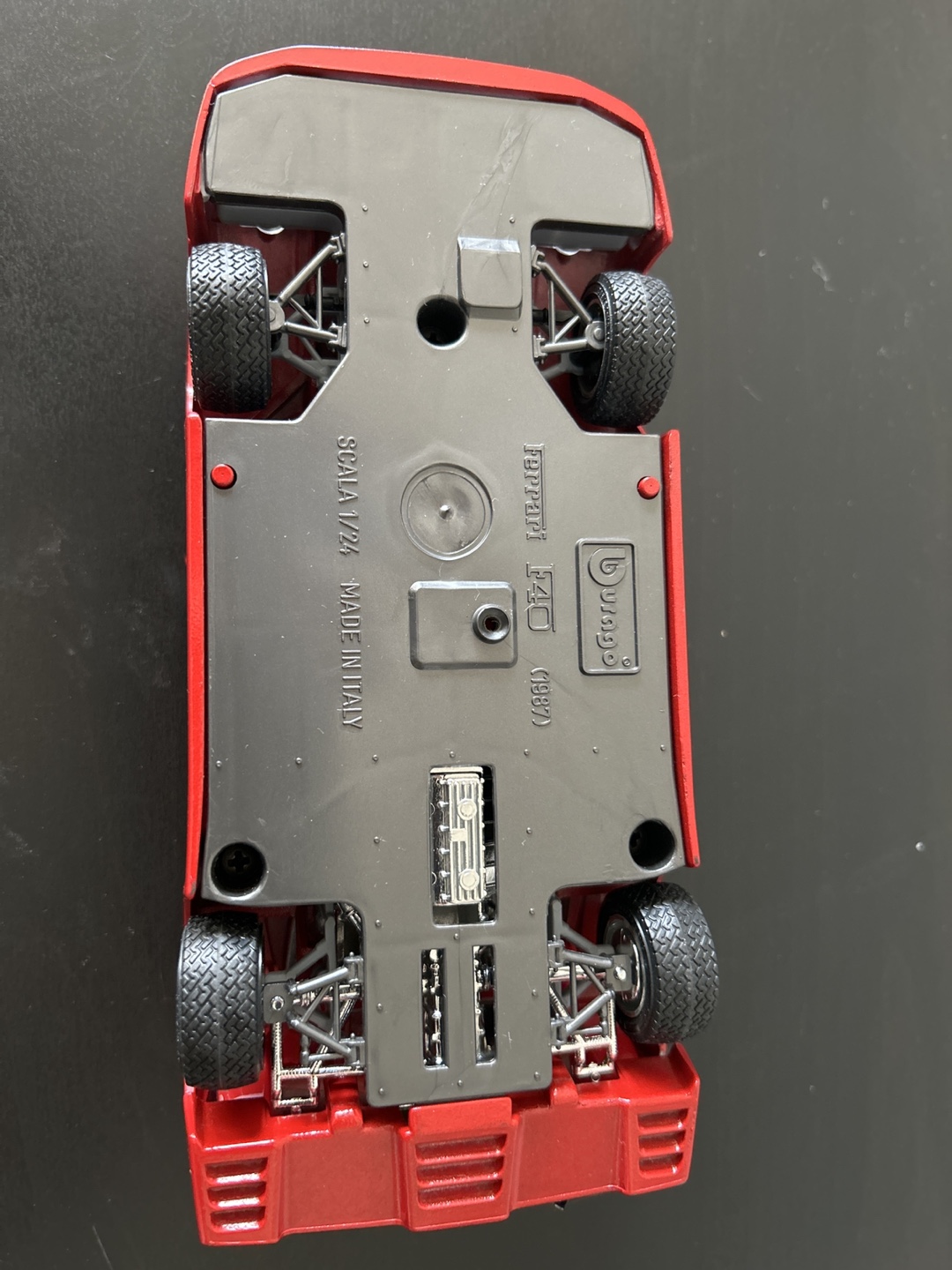 Burago Ferrari F40 Diecast Model Car 1:24 Scale Red - photo 5