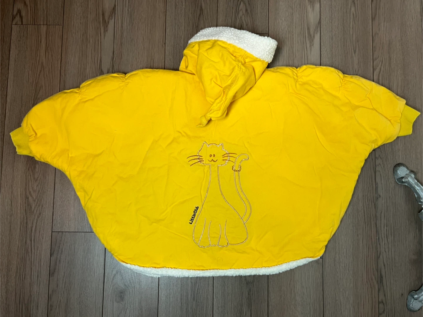 The Little Club Poncho Hooded Jacket Size 6 - photo 3