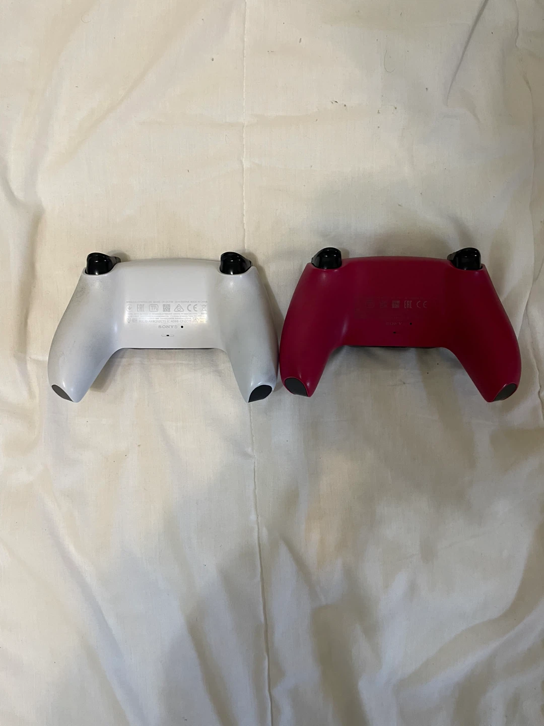 Playstation 5 with two controllers and two headsets - photo 5