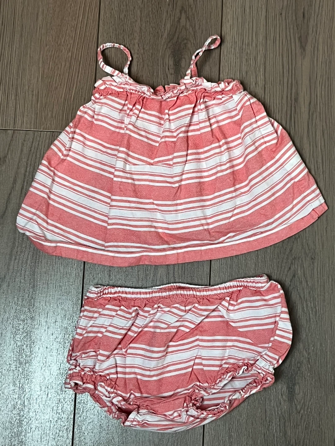 Old Navy Striped Baby Set 6-12 Months