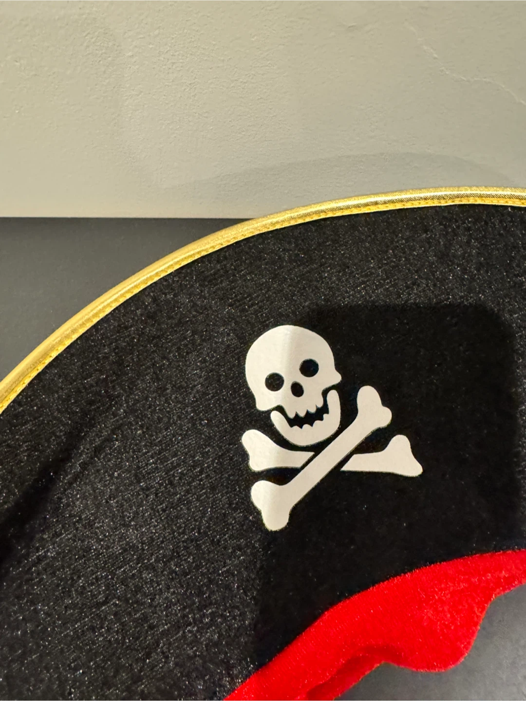 Pirate Hat with Skull and Crossbones - photo 2