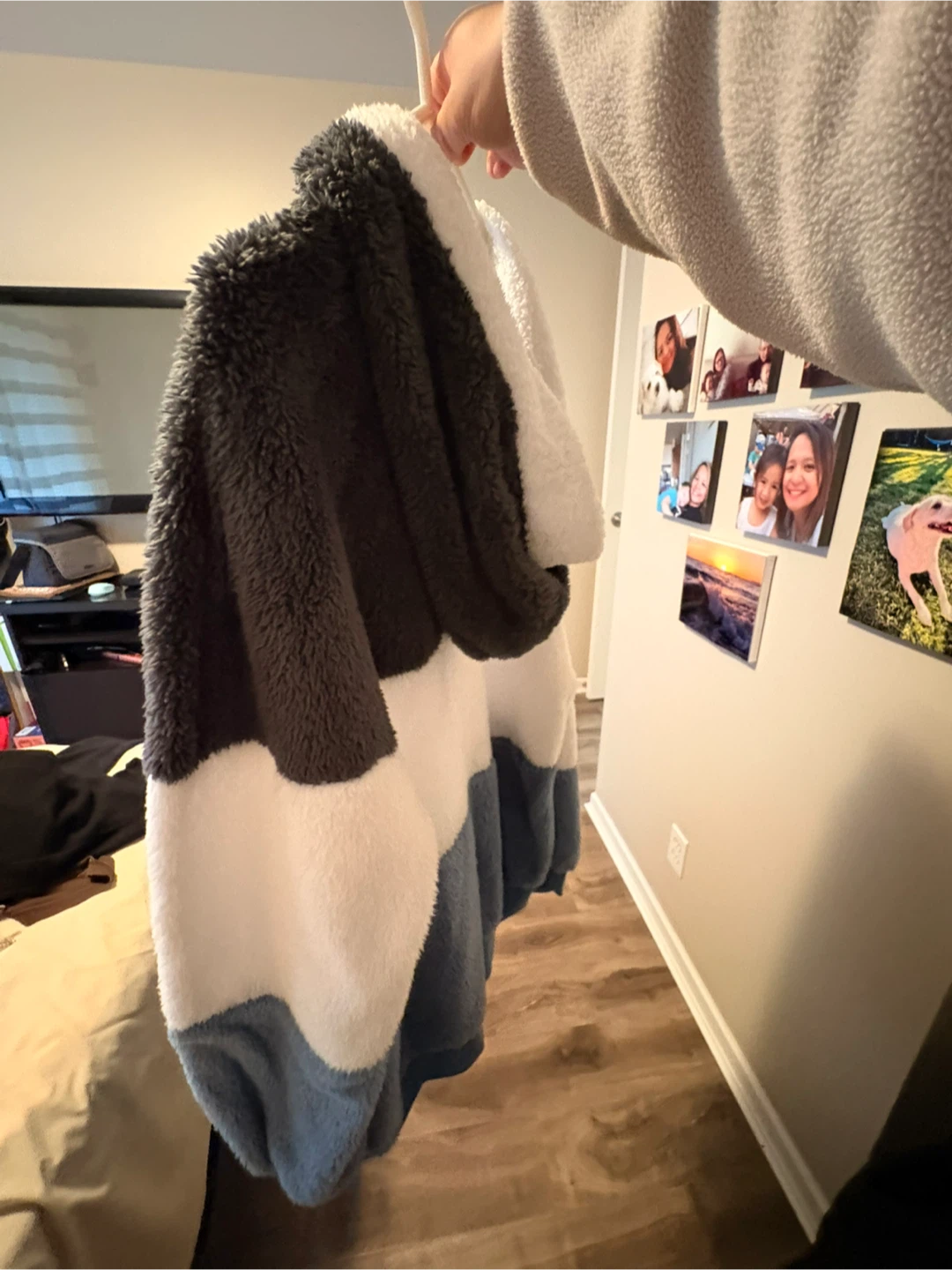 Women’s Fleece  Fuzzy Zip-Up Jacket - photo 3