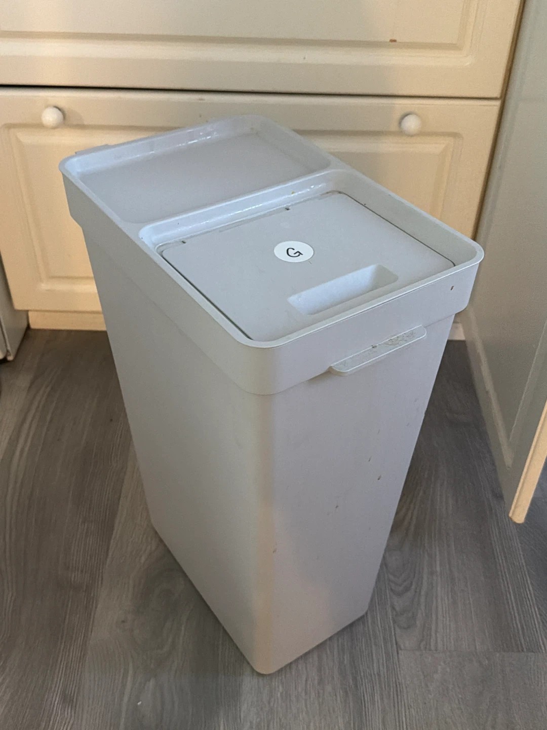 IKEA HÄLLBAR Bin with Lid, Light Gray, 9 Gallon