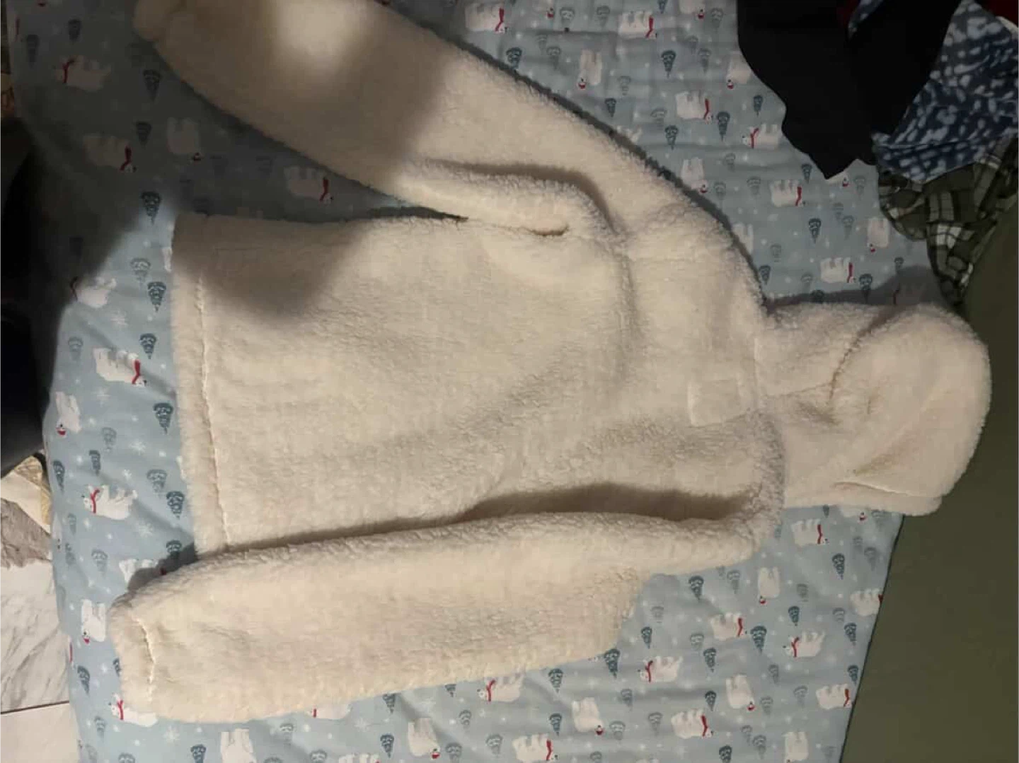 Hollister Cream Fleece Hoodie - Size Medium - photo 2