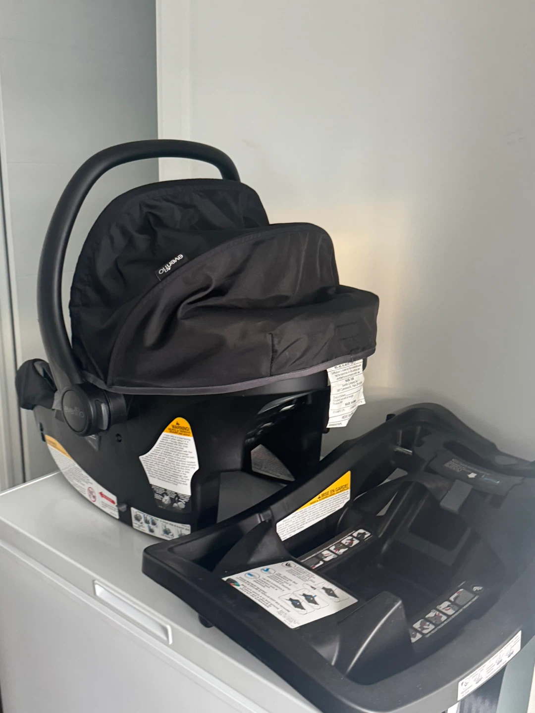 Evenflo Infant Car Seat with Base - photo 2
