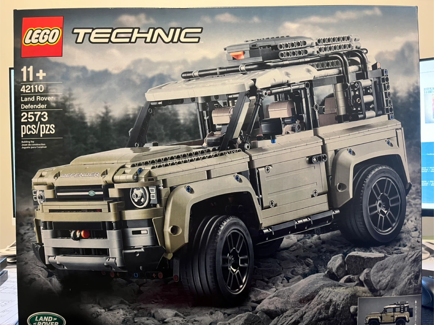 LEGO Technic 42110 Land Rover Defender Set - photo 2