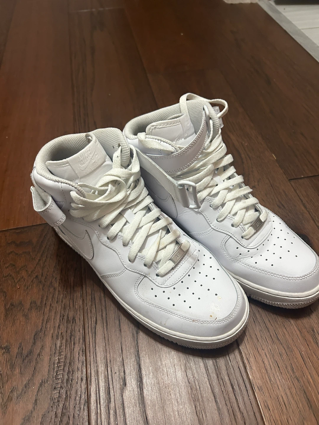 Nike Air Force 1 Mid High Top Sneakers