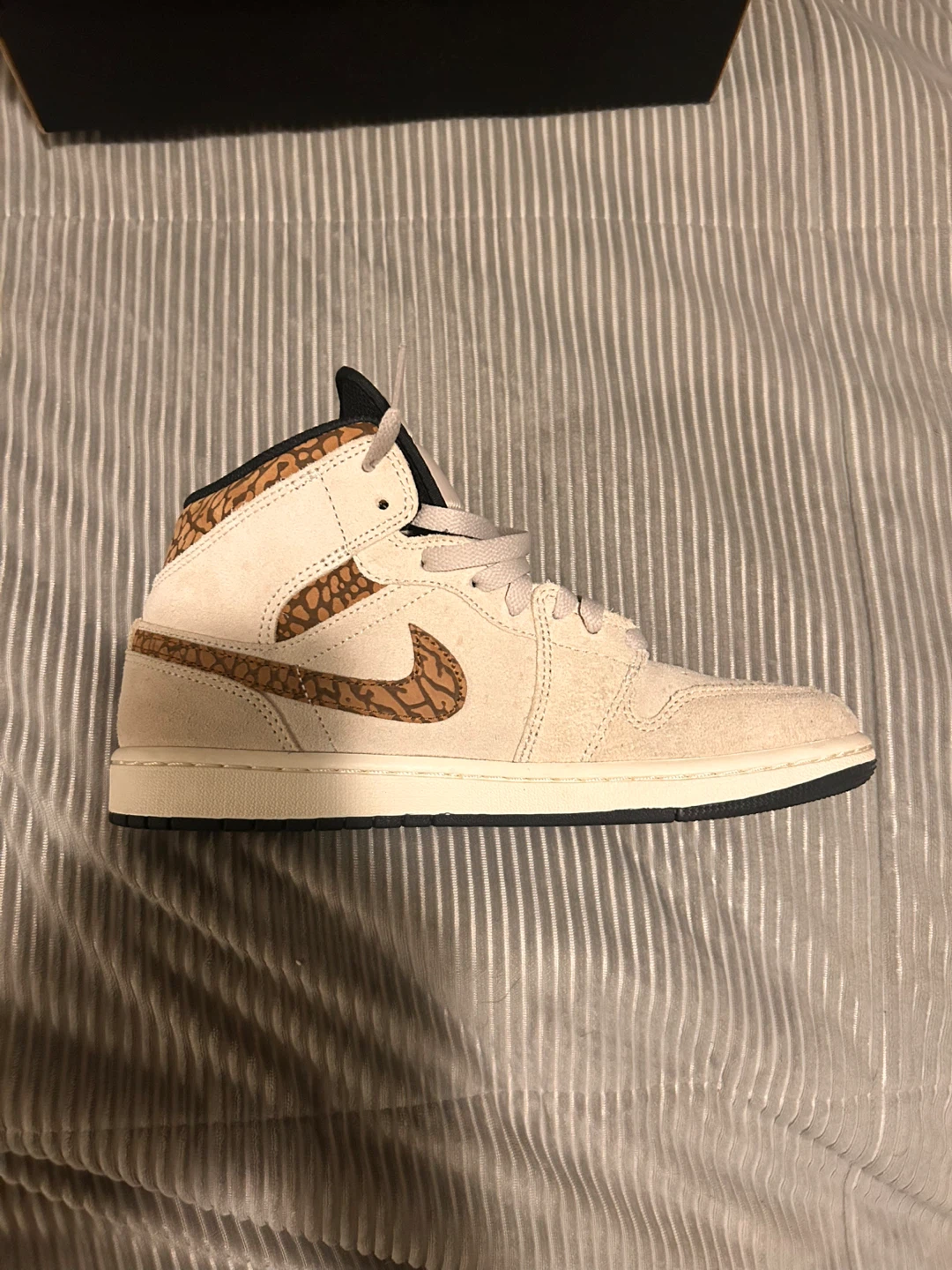 Jordan 1 Mid SE 'Brown Elephant Print' Sneakers - photo 2