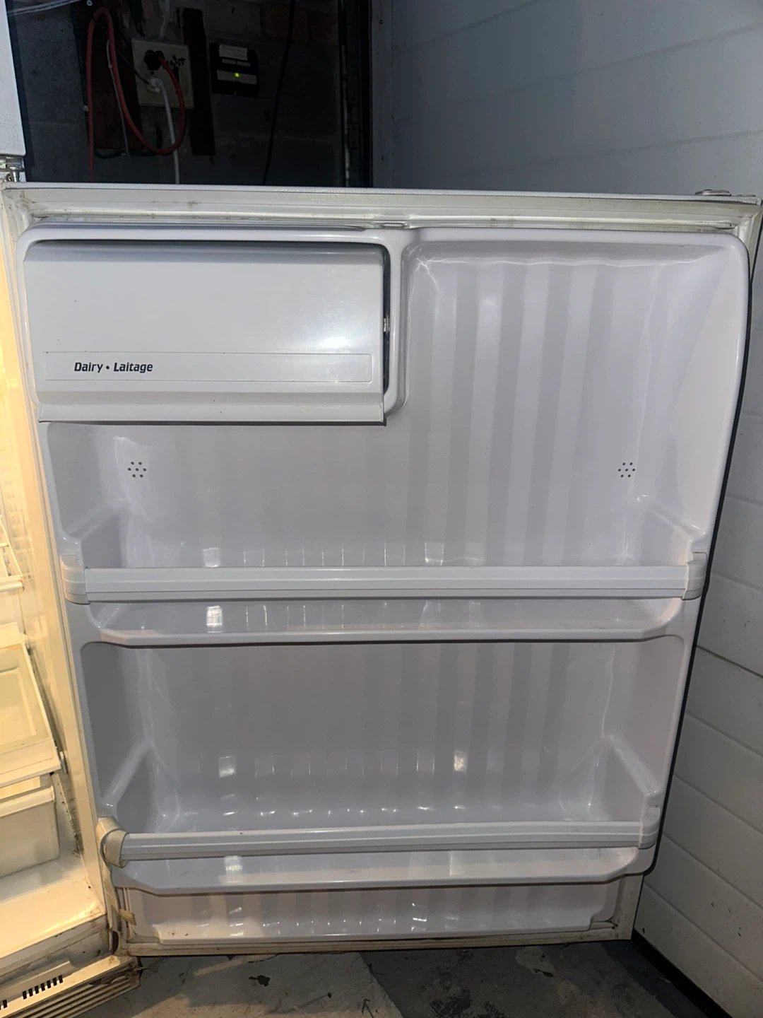 Working Top-Freezer Refrigerator – Cools Fast - photo 3
