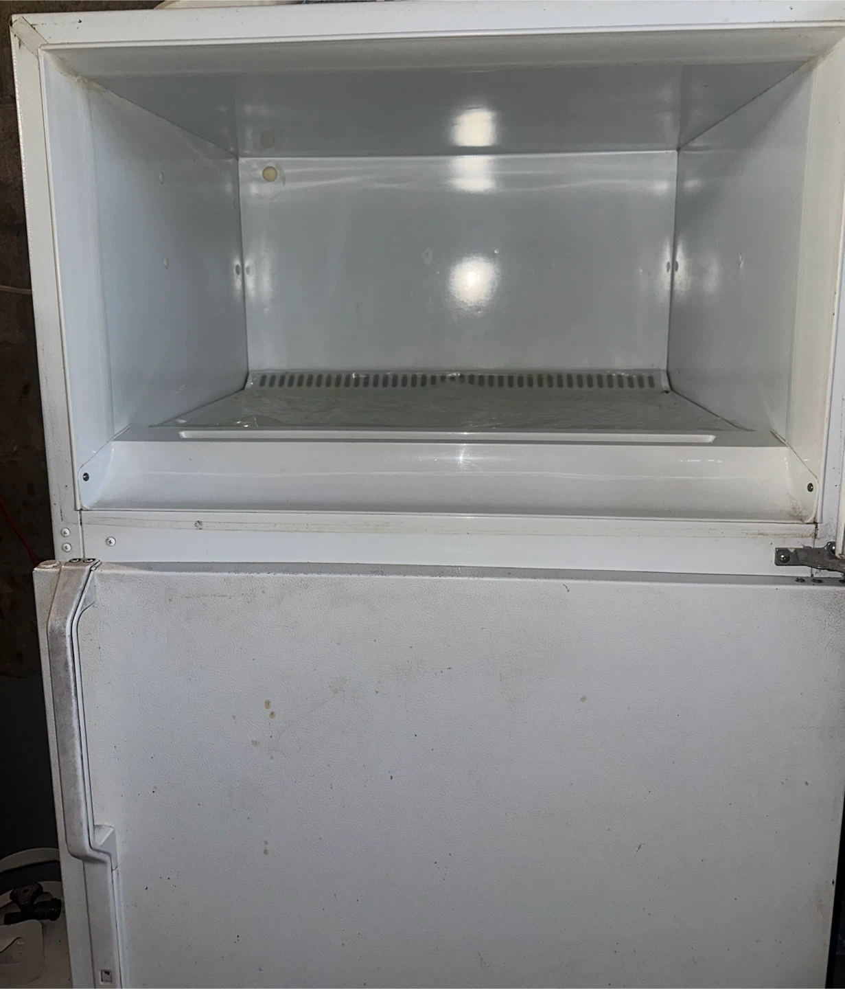 Working Top-Freezer Refrigerator – Cools Fast - photo 5