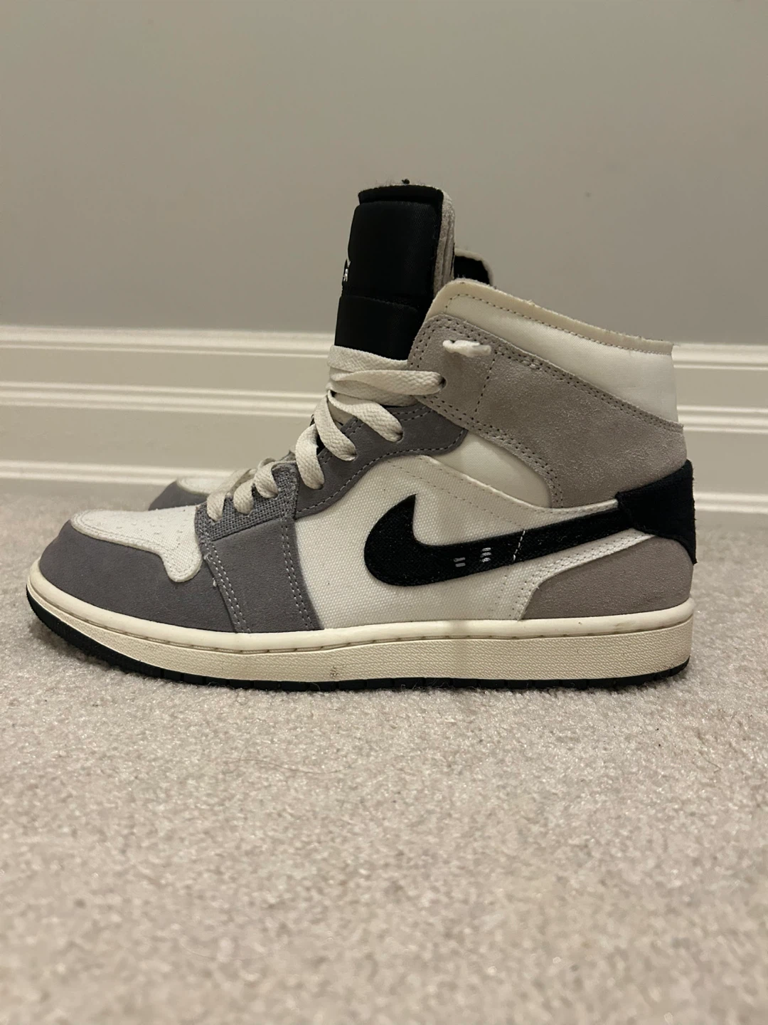 Jordan 1 Mid SE Grey White Size 8 - photo 2