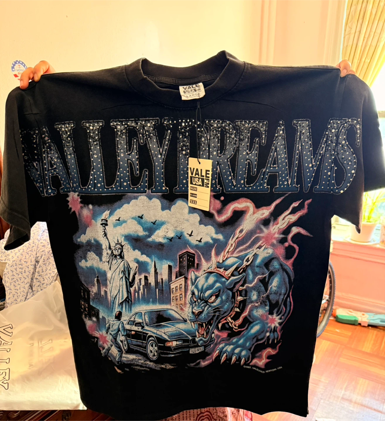 VALE USA "VALLEY DREAMS" Graphic T-Shirt
