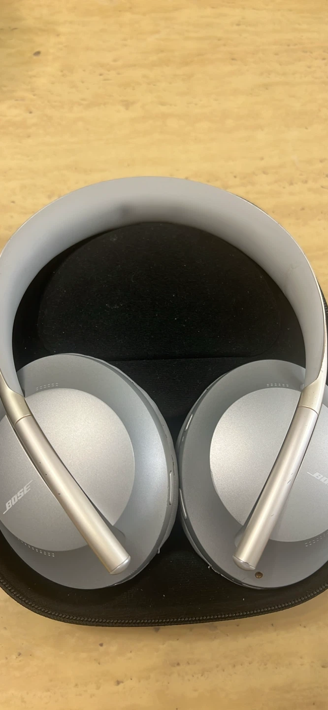 Bose Noise Cancelling Headphones 700