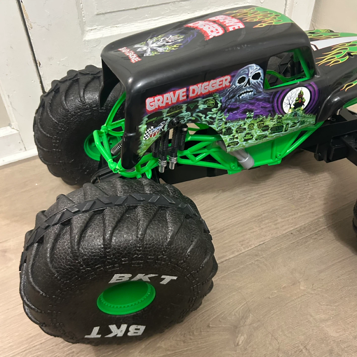 Grave Digger Monster Truck Toy - photo 2