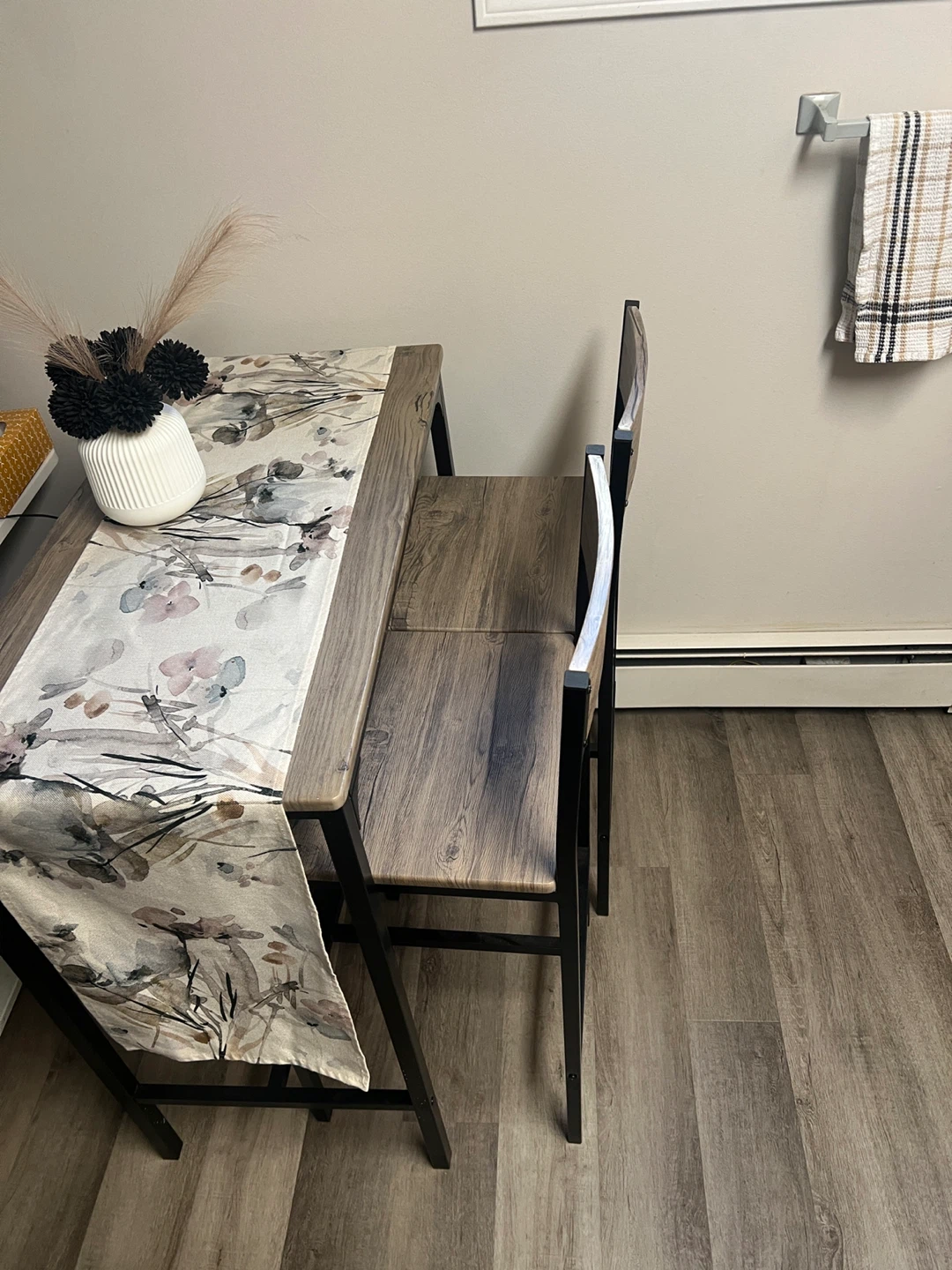 Counter Height Dining Set with 2 Stools - photo 5