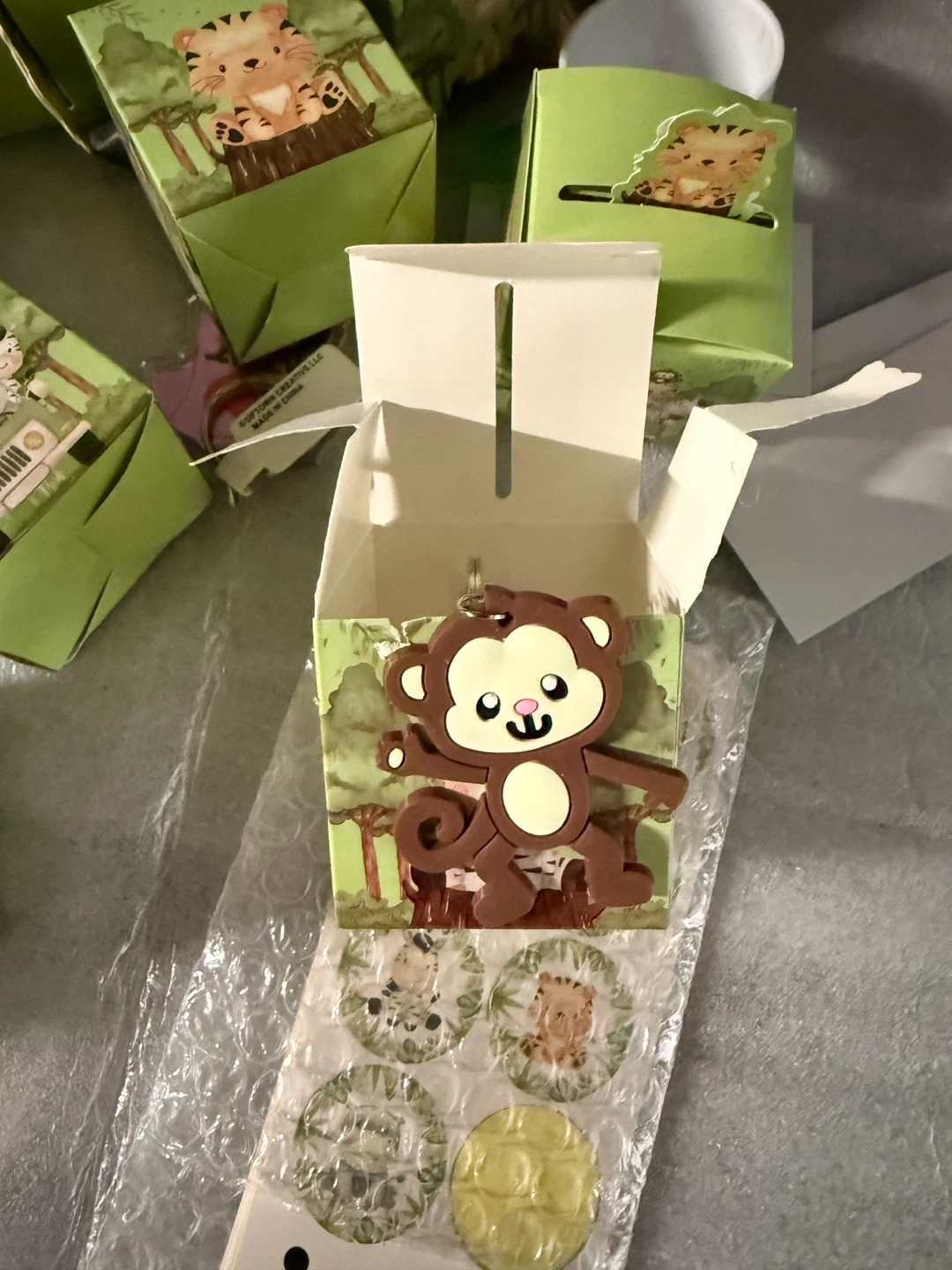 Safari Animal Themed Party Favor Boxes with Charms - photo 4
