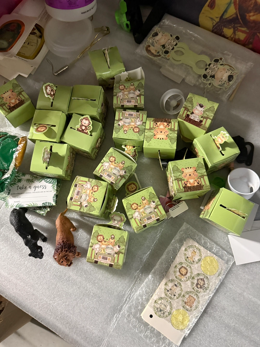 Safari Animal Themed Party Favor Boxes with Charms - photo 3