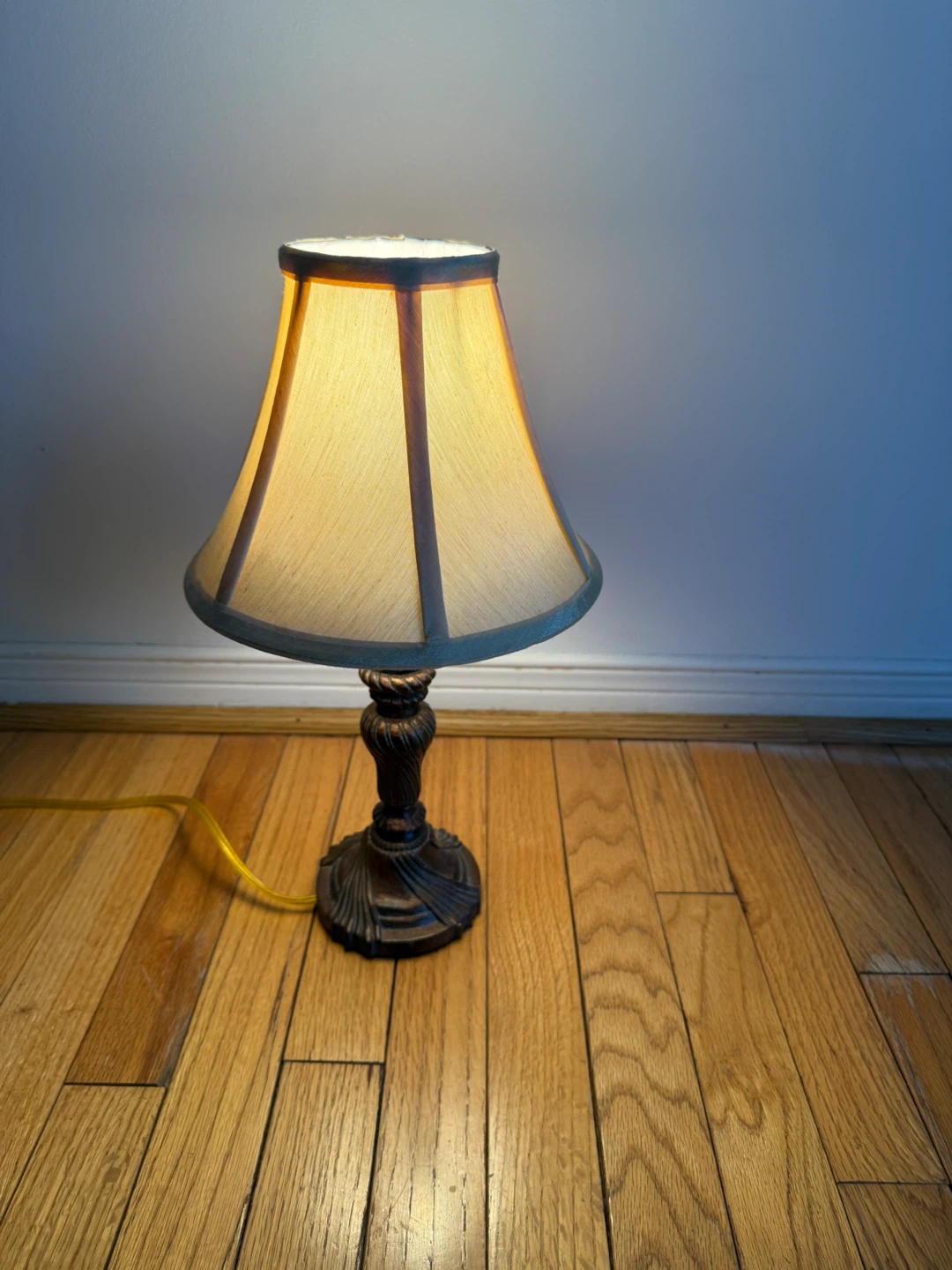 Estate Sale - Assorted Lamp Collection – Vintage & Traditional - photo 4