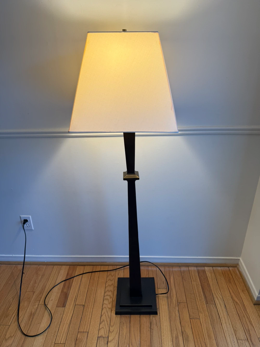 Estate Sale - Assorted Lamp Collection – Vintage & Traditional - photo 2