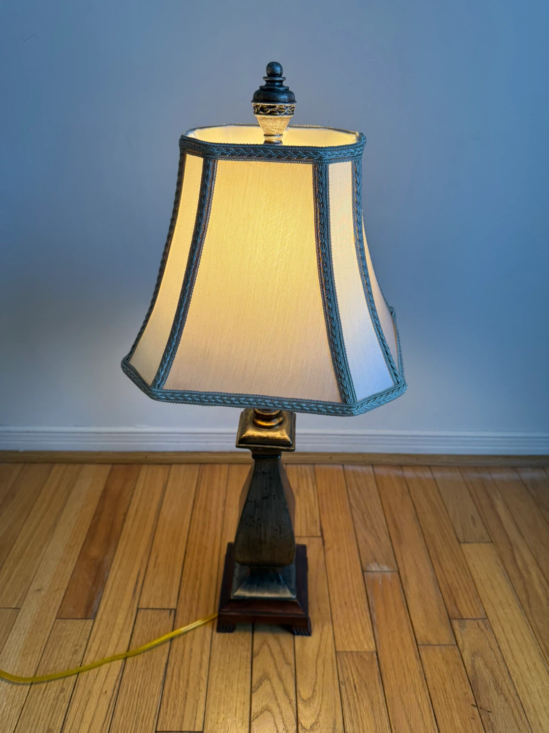 Estate Sale - Assorted Lamp Collection – Vintage & Traditional - photo 5