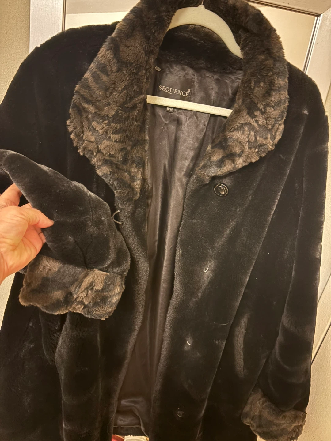 SEQUENCE Black Faux Fur Coat with Leopard Print Collar - photo 2
