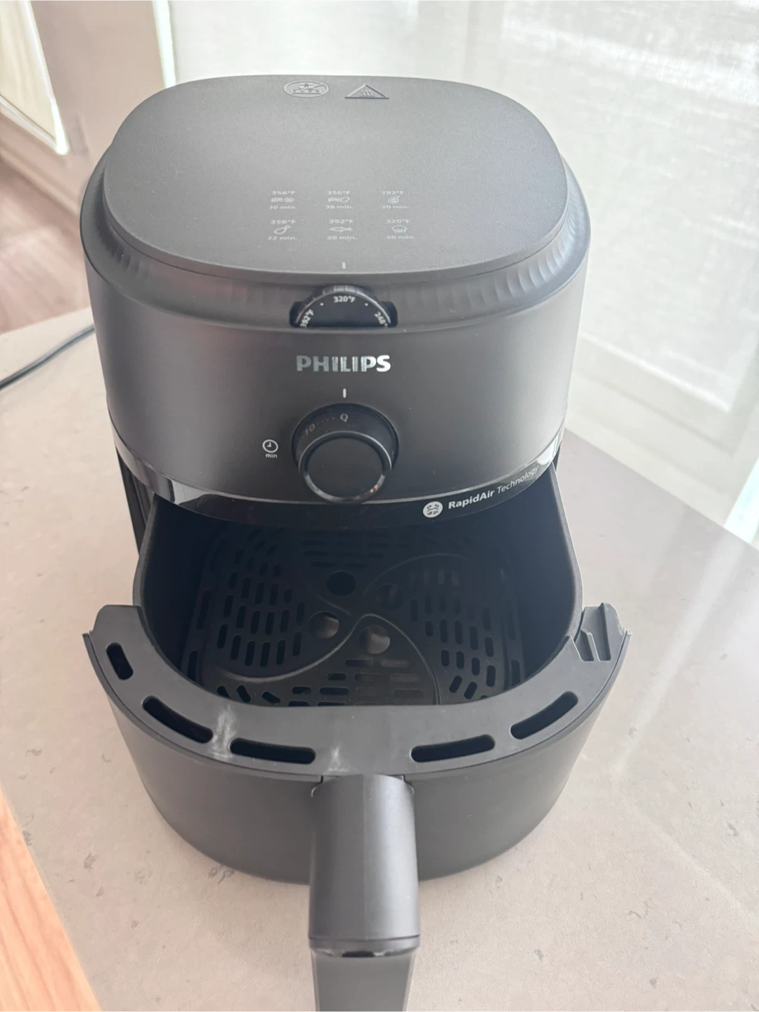 Philips 1000 Series Air Fryer in extremely good condition. - photo 5