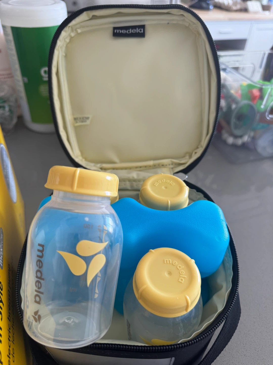 Medela Pump In Style Double Electric Breast Pump with MaxFlow - photo 3