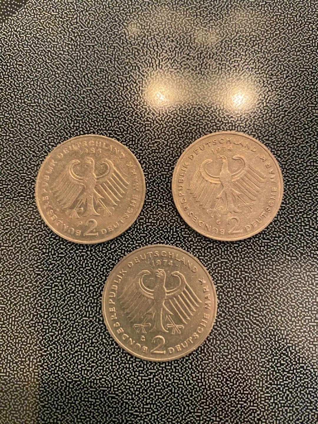 Three - 2 Deutsche Mark Coins 1974 - photo 2