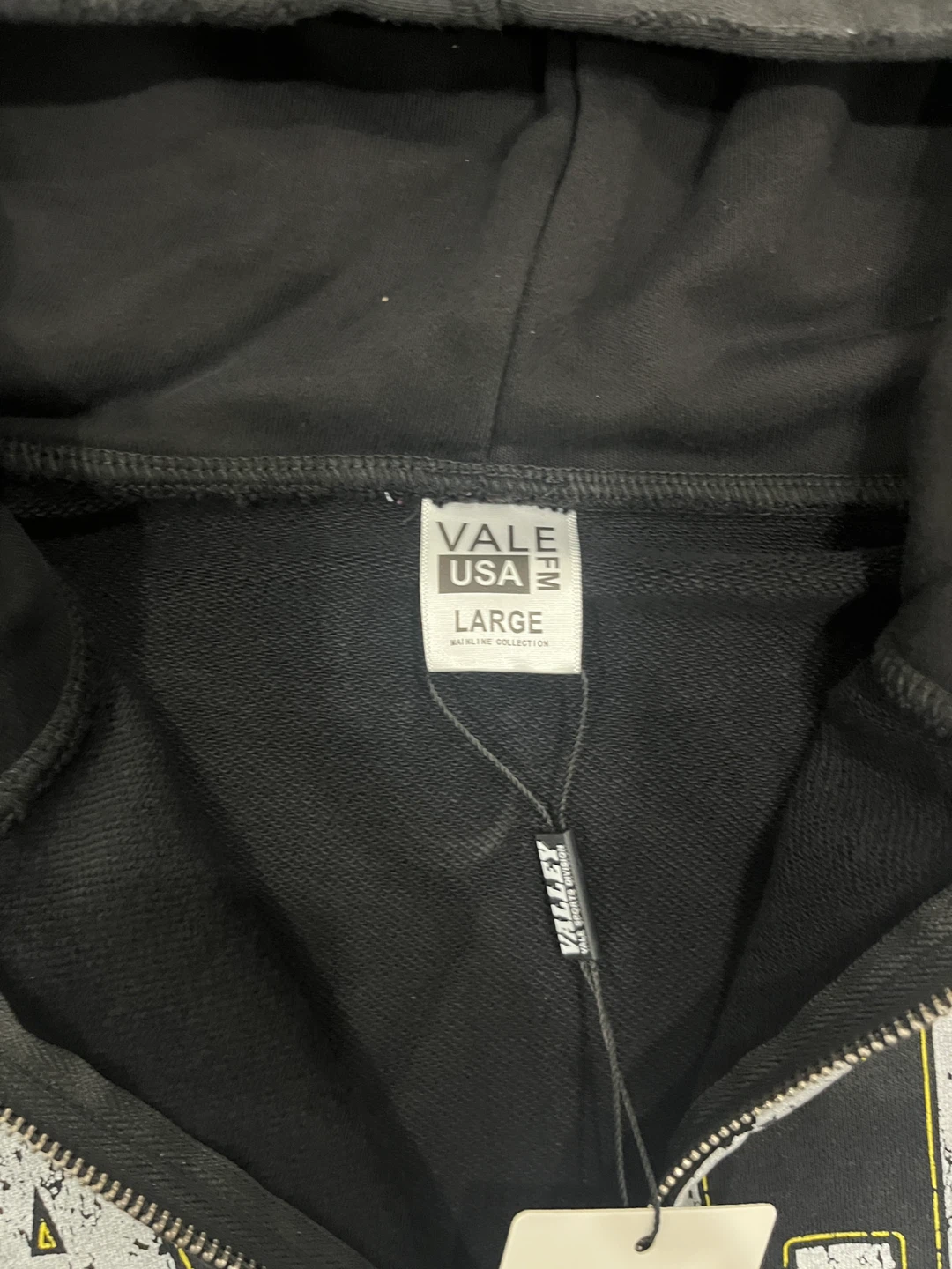**BRAND NEW** Vale hoodie - photo 4