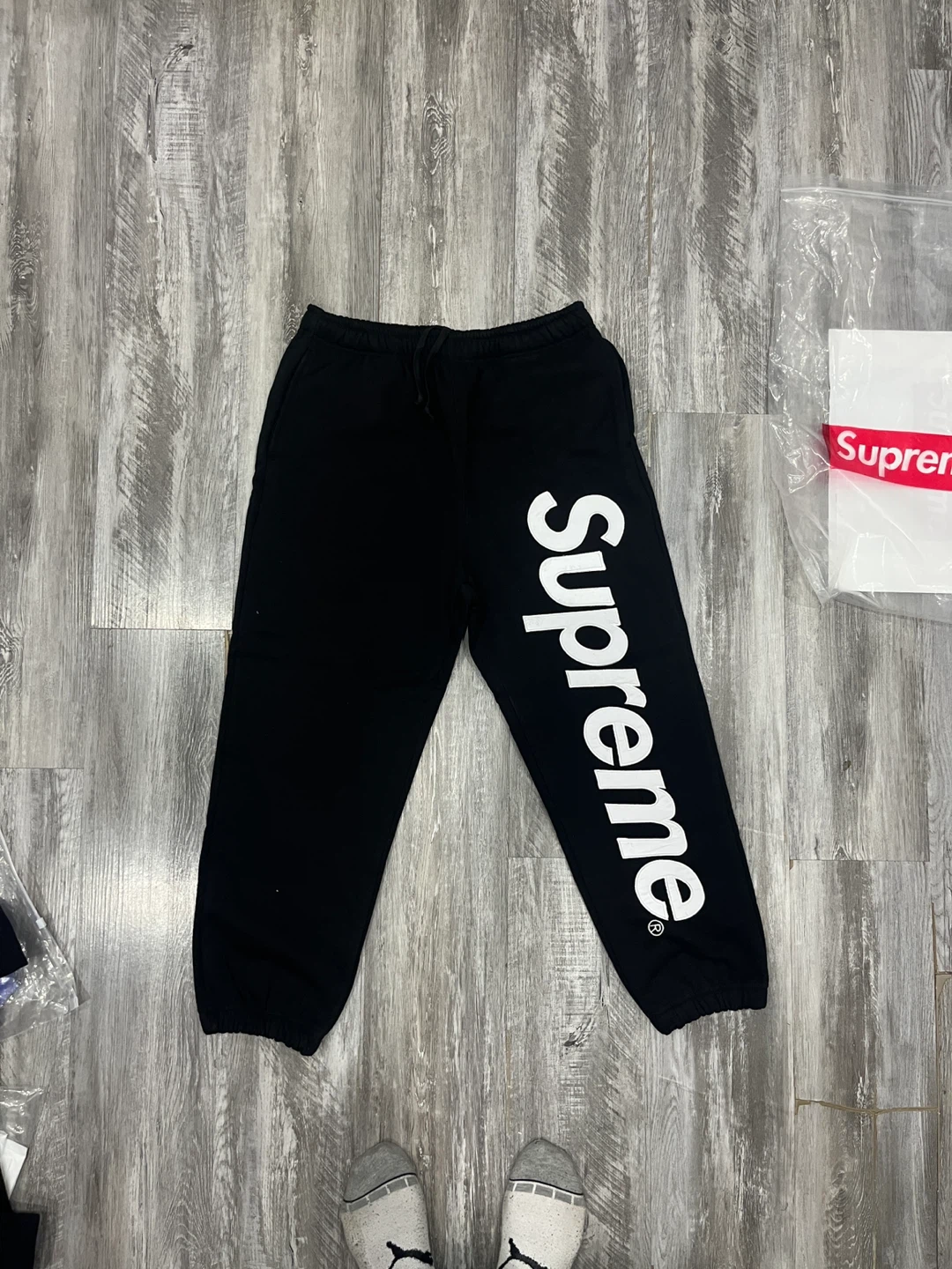 Supreme sweatpants - photo 2