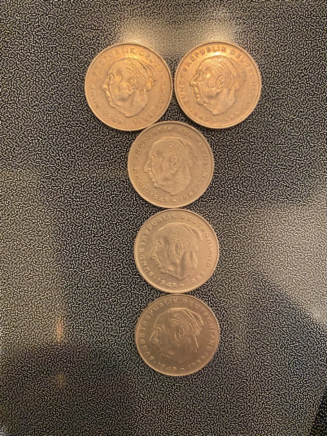 Bundle of five 2 Deutsche Mark coins from West Germany - photo 2