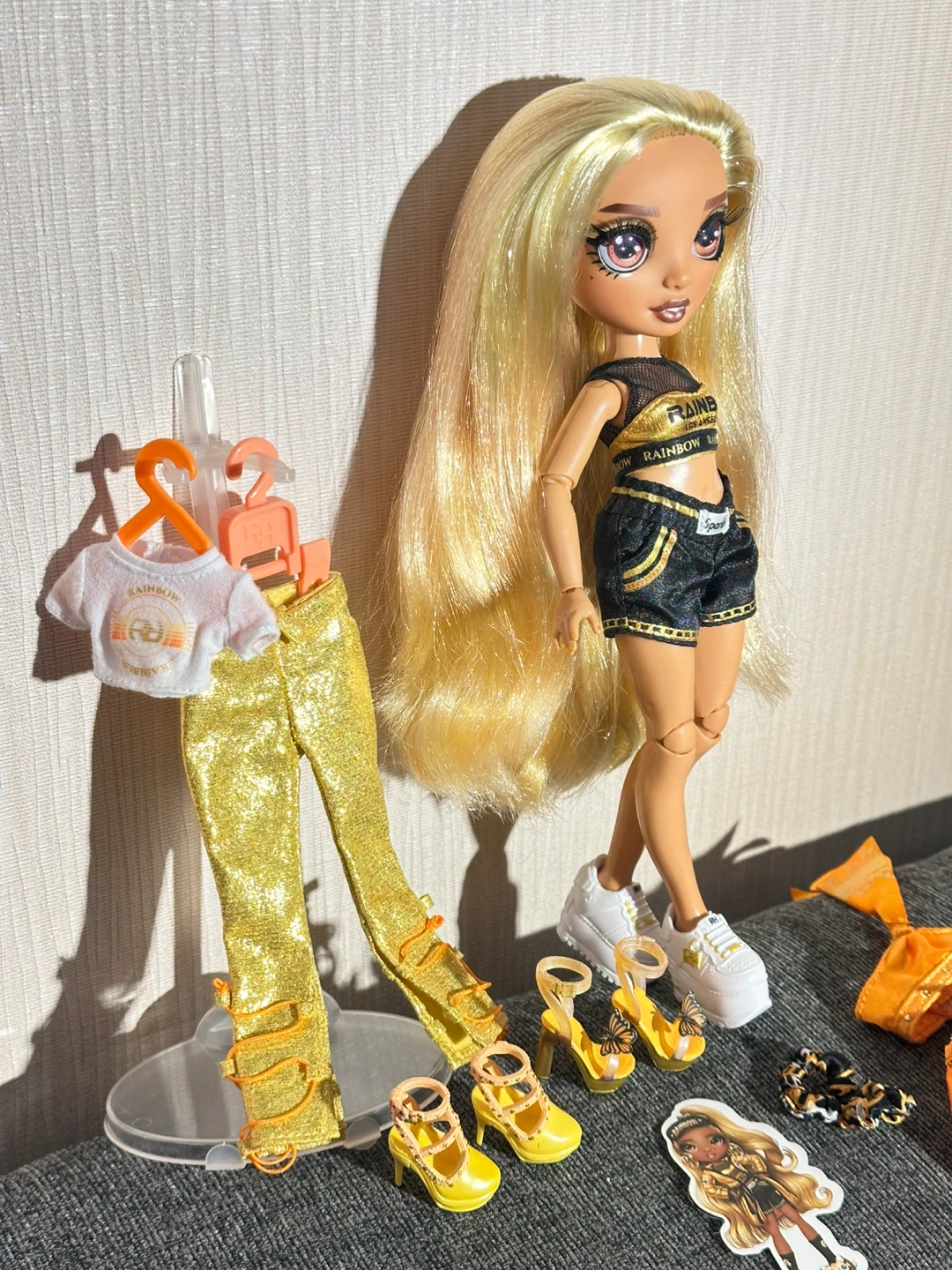 Rare Rainbow High Marisa Golding Doll with 3 Outfits